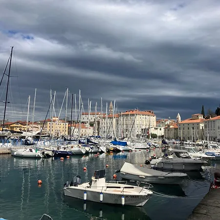 Casa Lumina - New 2025 *